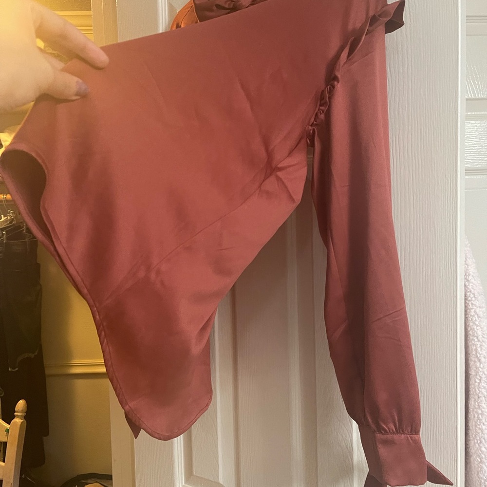 EXPRESS SATIN RUFFLE TIE NECK TOP - Picture 5 of 6